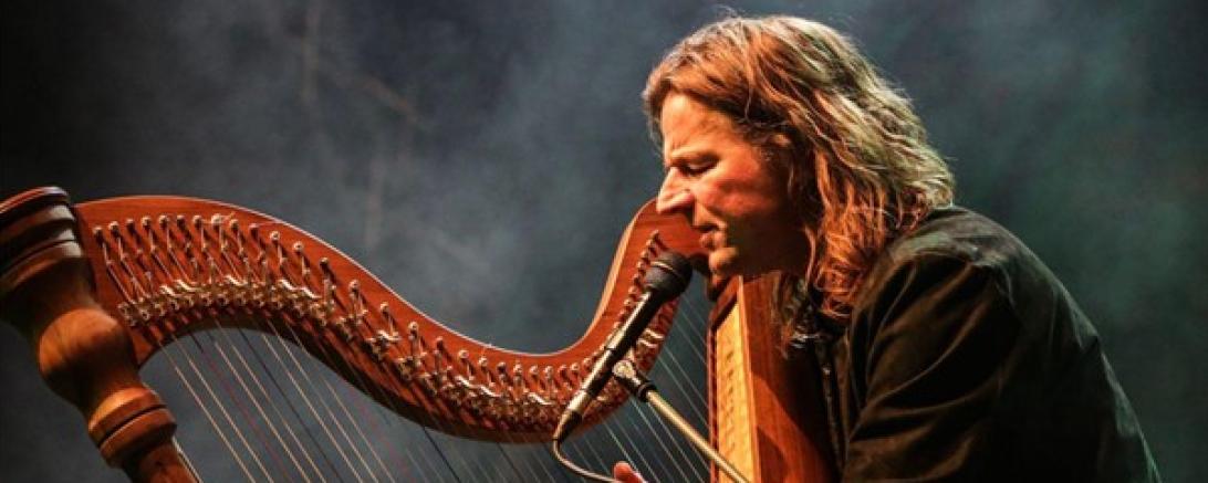 Songpoet und Harfenist Andy Lang
