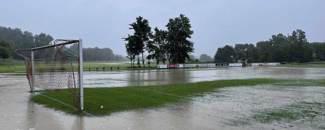 Überflutung Altisheim Sportplatz