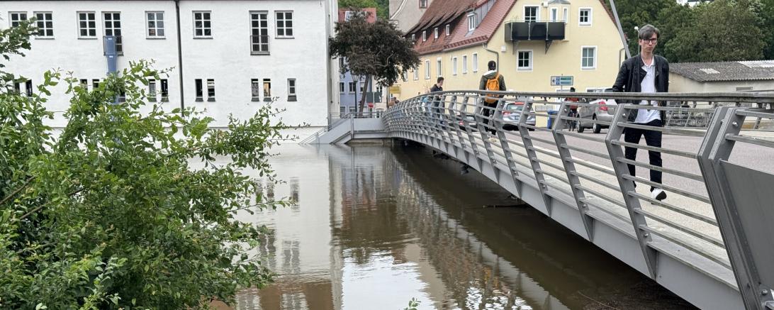 Hochwasser 2024 Friedensbrücke