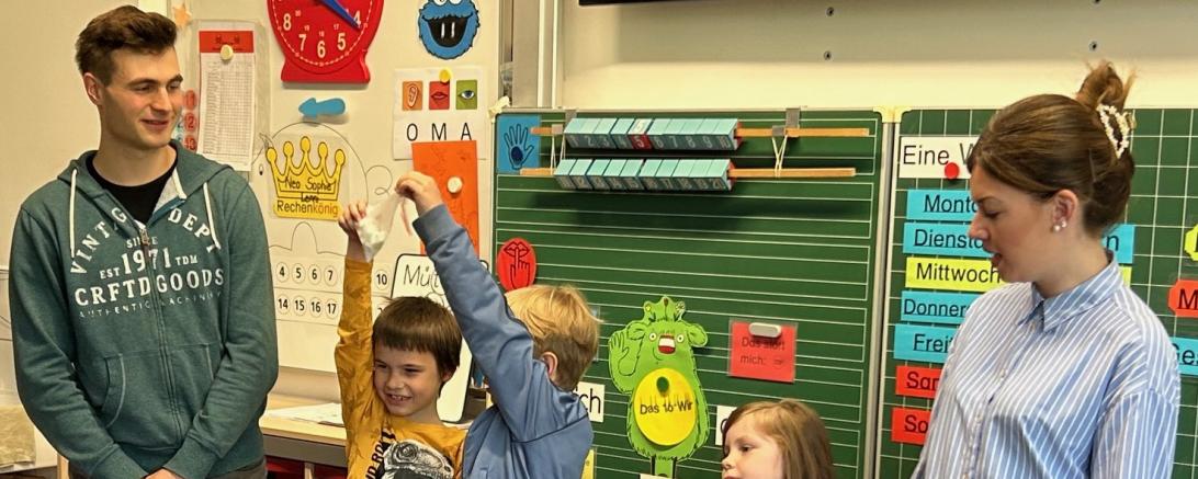 Zahnärzte in der Grundschule in Wemding