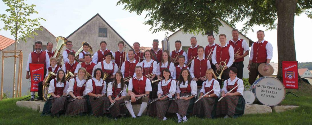 : Der Musikverein Usseltal Daiting spielt im Rahmen der Veranstaltungsreihe „Musik am Marktplatz“ in Nördlingen. 