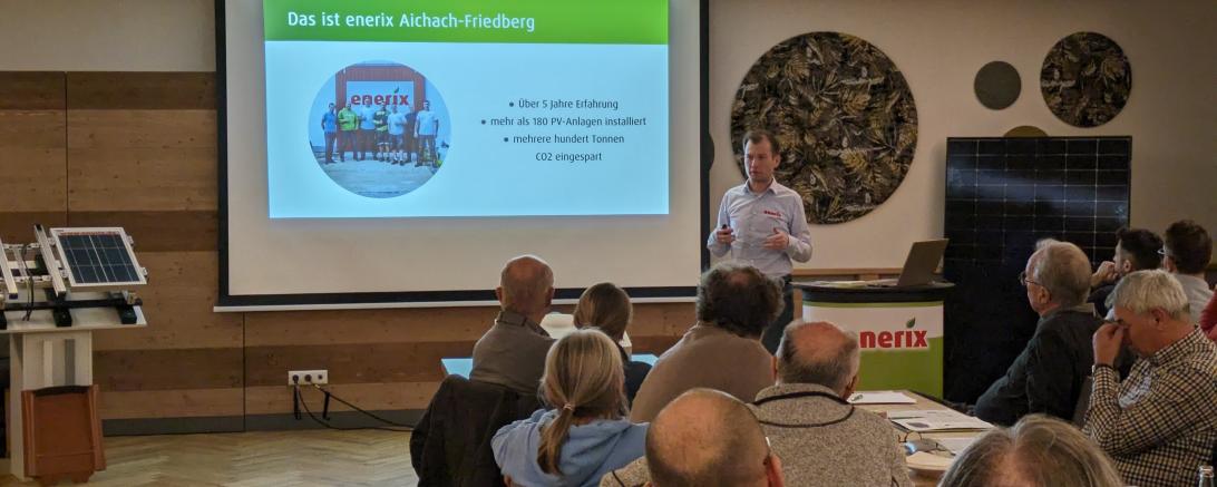 Beim enerix Photovoltaik Infoabend wird nützliches Wissen vermittelt.