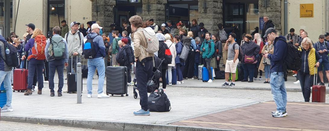 Hochwasser 2024 Bahnhof Donauwörth Wartezeiten