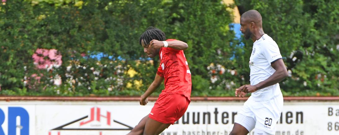 Hier sieht man Marc Sodji, der schneller als Sadio Dembele (Nr. 20) ist und das 1:0 erzielt.