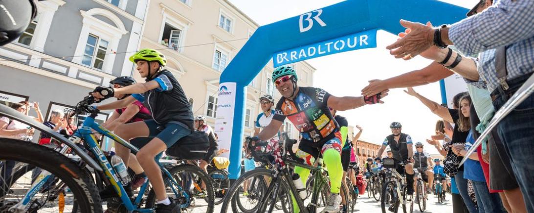 Zieleinfahrt bei der BR Radltour. 