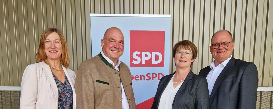 Kreisrätin Rita Ortler, Kreisrat Peter Moll, Kreisrätin Claudia Müller und Kreisrat Georg Wiedemann.