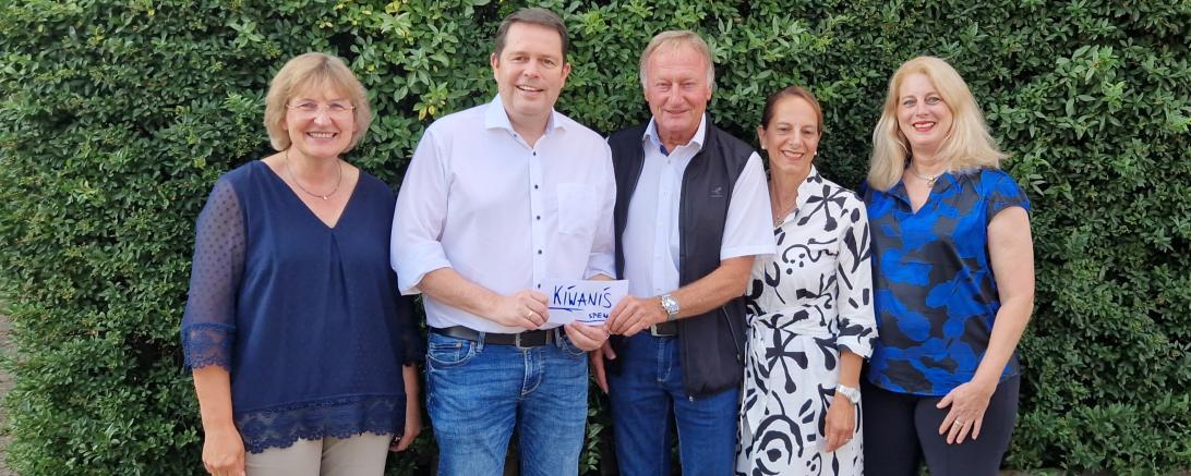 Spende Kiwanis an Förderverein