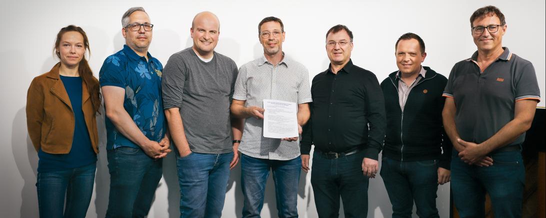 Von links: Lea Mertens (Schriftführerin), Andreas Baumann (Kassierer), Stadtkapellmeister Oliver Körner (Beirat), Michael Enders (1. Vorsitzende), Leiter der Stadtkapelle Armin Schneider (Beirat), Daniel Wizinger (Beirat) und Jürgen Christ (2. Vorsitzende).