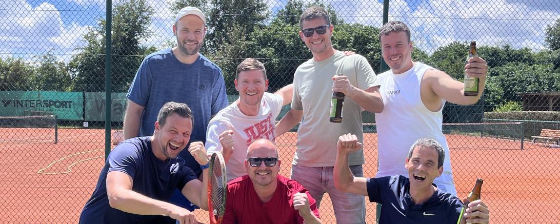 hinten von links: Uli Heinlein, Andreas Fackler, Seppi Hennemann, Daniel Frank; vorne von links: Peter Haller, Jürgen Tuffentsammer, Andreas Zech