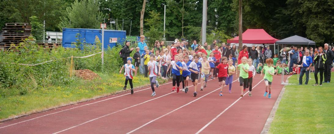 Start zum Team-Biathlon der U10