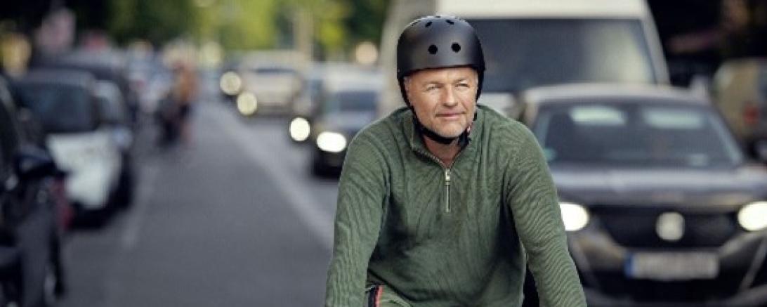 Wer auf dem Weg zur Arbeit das Fahrrad nutzt, fährt gesund und günstig.