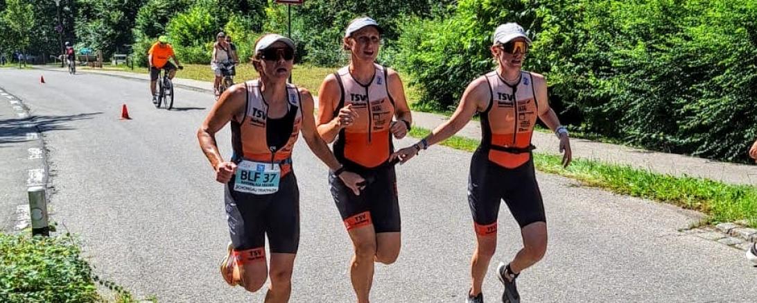 Diana Naschwitz, Franziska Krischdat und Lea Büsch beim Triathlon in Schongau.