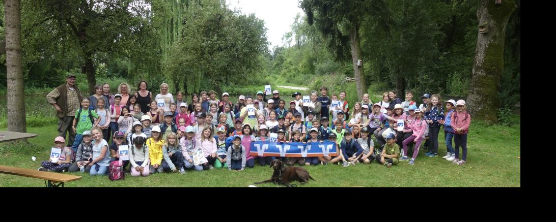 Vier zweite Klassen der Johannes-Bayer-Grundschule Rain erlebten kürzlich zusammen mit ihren Lehrerinnen einen aufregenden Vormittag in der Natur bzw. im Rainer Stadtwald. 