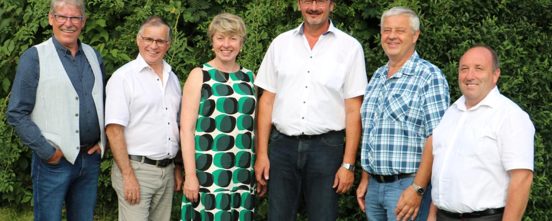 Von links nach rechts: Bürgermeister Roland Wildfeuer, Vorsitzender Günther Pfefferer, Bürgermeisterin Petra Riedelsheimer, Gerhard Leinfelder, Bürgermeister Isidor Auernhammer, Bürgermeister Walter Grob