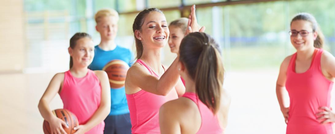 Sport ist gesund: Sportunterricht fördert die körperliche und geistige Entwicklung der Schülerinnen und Schüler.