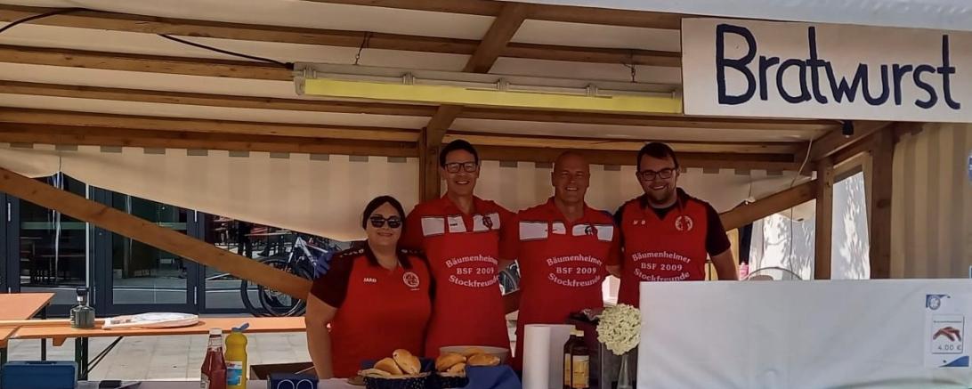 Der Stand der Stockfreunde mit einigen Helfern.