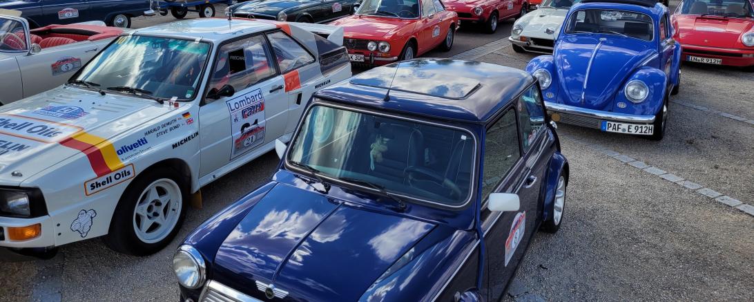 Hier sieht man Teilnehmer der ausfahrt des MC Neuburg.