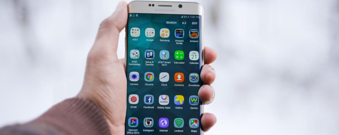 Hier sieht man ein Smartphone.