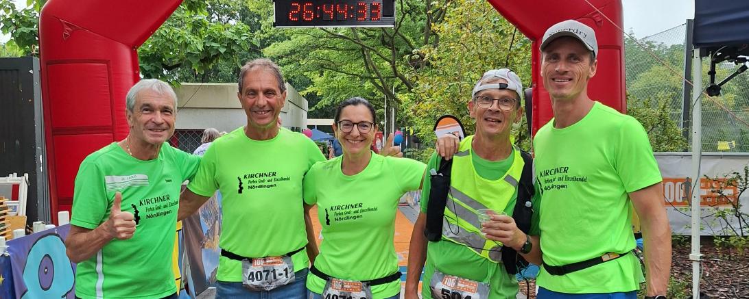 Kurz nach dem Zieleinlauf von Bernhard Satzenhofer: V.l.: Hans Niederhuber, Georg Eberhardt, Sabrina Lawatschka, Bernhard Satzenhofer und Tobias Hering.