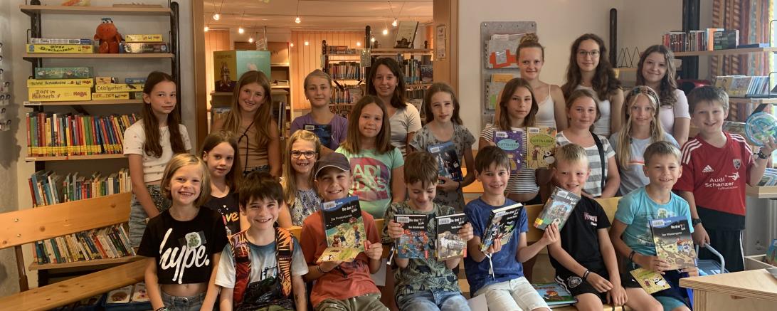 Hier sieht man die teilnehmenden Kinder des Bücherfrühstücks in der Beim Bücherfrühstück in der Gemeinschaftsbücherei Wolferstadt.