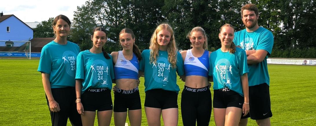 Hier sieht man die Starterinnen des TSV Nördlingen mit ihren Trainern.