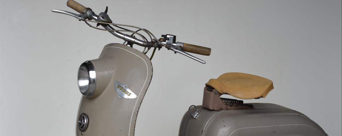 Hier sieht man einen original Venus-Roller.