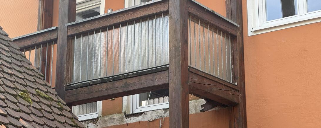 In Harburg ist ein Balkon abgestürzt. 