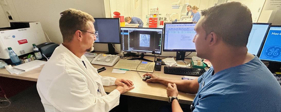 Prof. Dr. Bernhard Kuch mit Oberarzt Hemaaduddin Syed