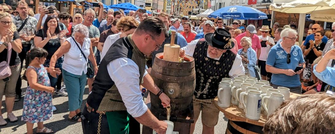 Donauwörther Reichsstraßenfest - Bieranstich