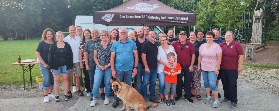Helfer der FFW beim Hochwasser Hamlar