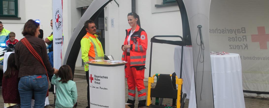 Das DRK informierte an einem Stand über die Arbeit im Rettungsdienst.