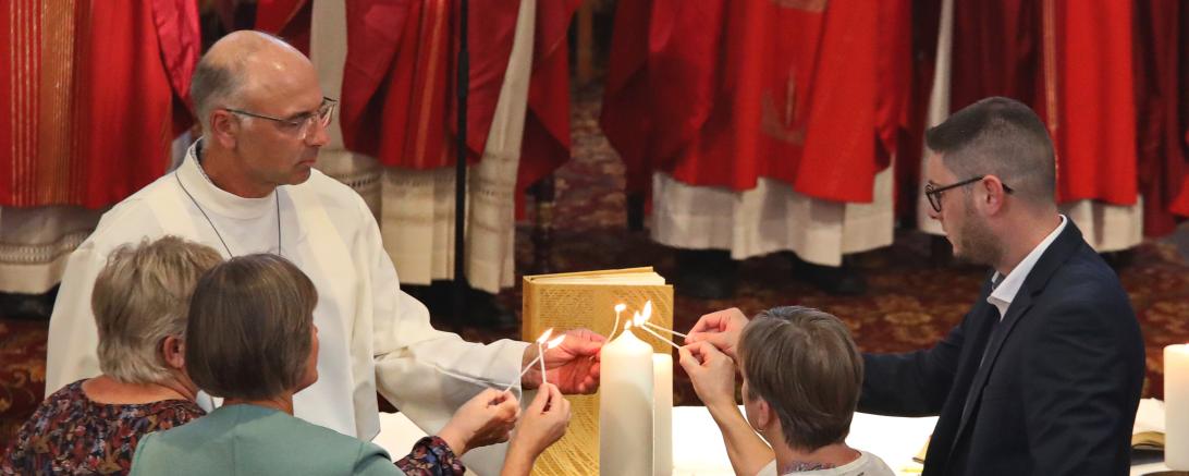 Entzündung der Kerze 