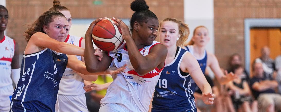 Chanel im Kampf um den Ball wird auch gegen Wasserburg und Marburg um den Sieg kämpfen.