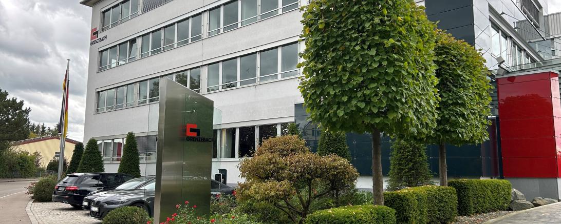 Grenzebach am Firmensitz in Hamlar. 