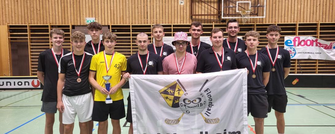 Am vergangenen Wochenende reisten die Floorballer nach Innsbruck zu den Alps Open. Ein Turnier mit Teams aus Deutschland, Tschechien, Österreich, der Schweiz und Jugend-Nationalmannschaften.