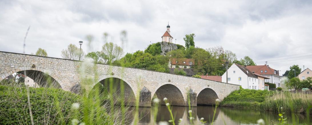 Das Geotop Kalvarienberg-Wörnitzstein liegt mitten im geologischen Trümmerfeld des UNESCO Global Geoparks Ries.