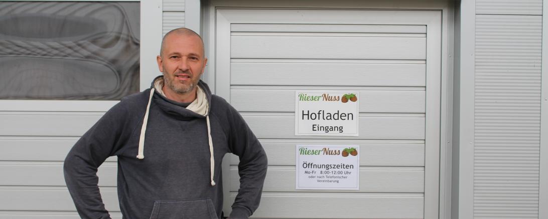 Seit nunmehr über zehn Jahren dreht sich im Leben von Stefan Ott alles um die Rieser Nuss. 