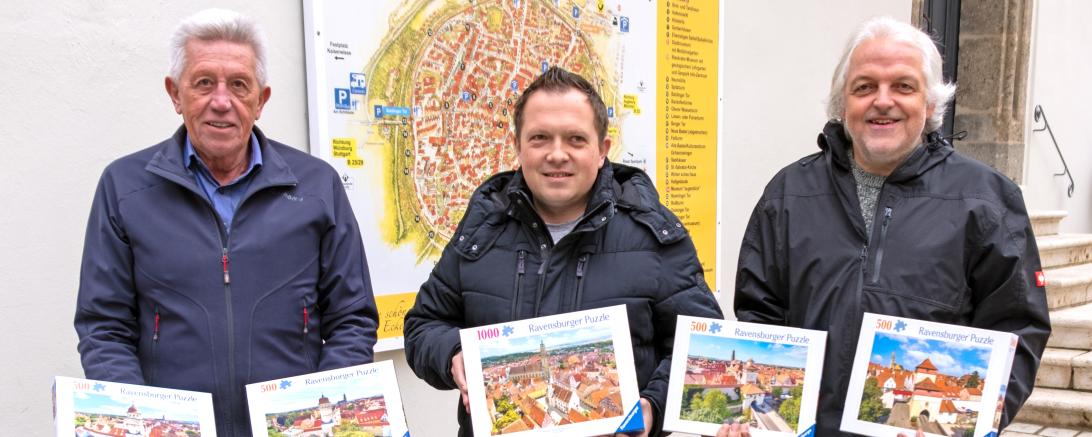 Fünf verschiedene Nördlinger Motive gibt es als Puzzle.