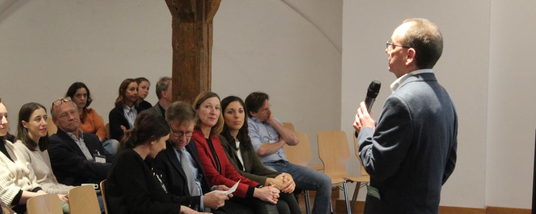 Dr. Dirk Boujong spricht auf den 18. Schmerztagen in Nördlingen.