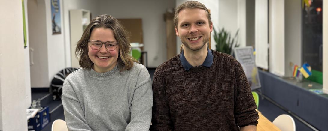 Direktkandidat Adrian Lund mit Wahlkampfmanagerin und Kreisvorsitzender Elisa Pfaff.