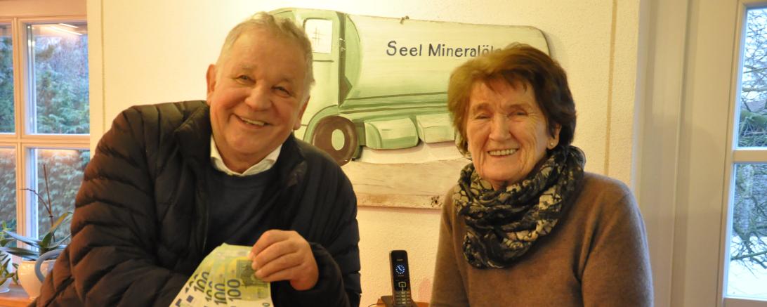 Auch die Bäumenheimer Tafel bedenkt Manfred Seel mit einer Spende.