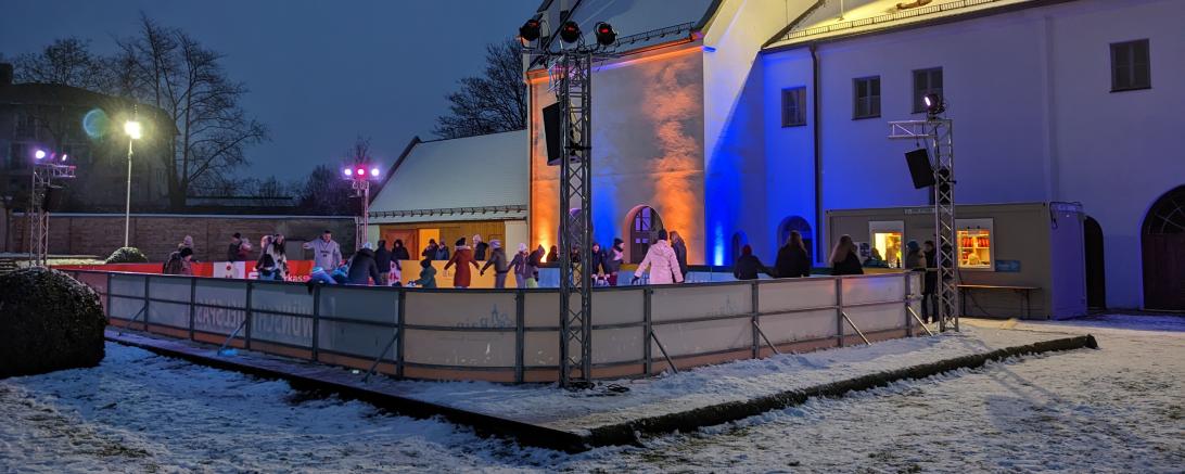 Schloss Rain Eisbahn