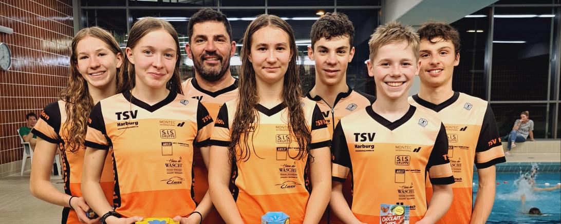 V.l.n.r.: Giulia und Chiara Göttler, Trainer Jochen Rühl, Julia Weiland, Luca Schreitmüller, Joel Westphal, Luis Rühl