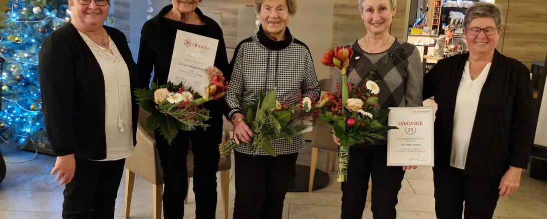 Hannelore Stark (Vorsitzende), Gerda Christian, Mathilde Steininger, Heike Schmieg u. Petra Schiele (Vorstandsmitglied)