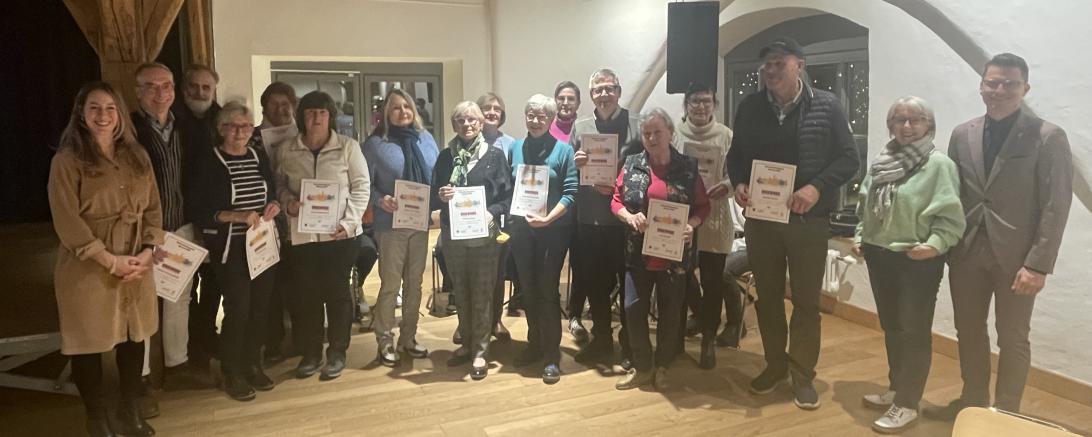 1. Vorsitzende Barbara Wunder und Oberbürgermeister David Wittner würdigten die Prämierten aus der Nördlinger Kernstadt.