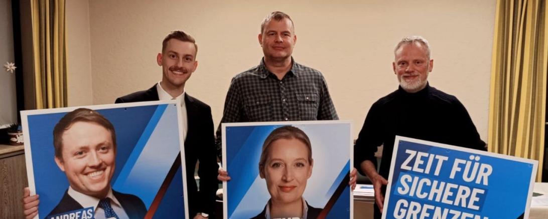 V.l.n.r.: Elias Merkle (Bezirksrat), Marco Fänger (1.Vorsitzender), Ulrich Singer (MdL)