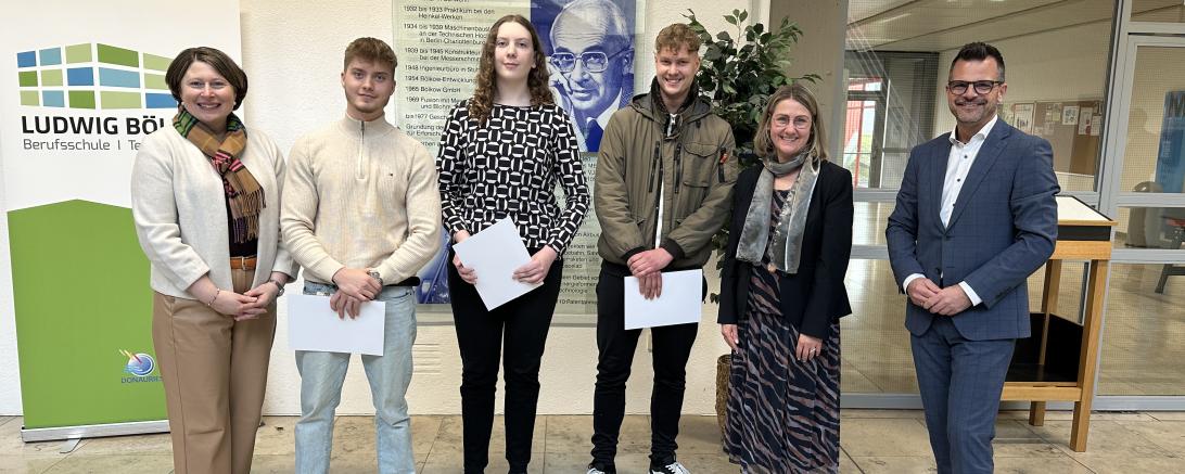 Lena Wimmer, Moritz Schramm und Luis Grygar wurden für ihren Abschluss geehrt.