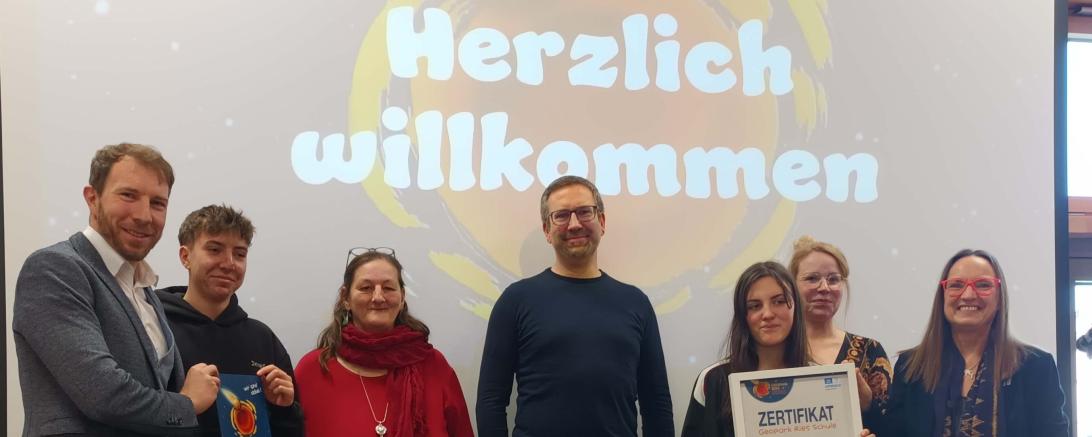 Urkundenübergabe Montessori-Schule