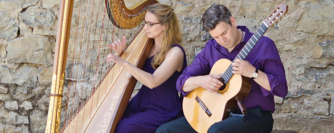 Das Duo Saitenblicke (Feodora-Johanna Madel und Oliver Thediek) am 28. März im Ederlesaal. 