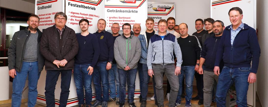 Die FFW Hochaltingen bei der Werksbesichtigung von Getränke König.